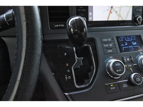Used 2019 Toyota Sienna XLE w/ XLE Navigation Package FWD image 30