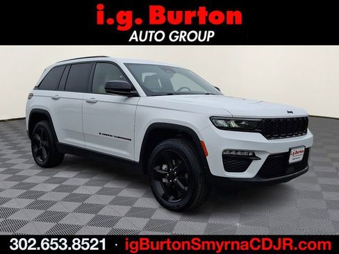 Used 2023 Jeep Grand Cherokee Limited w/ Black Appearance Package image 1