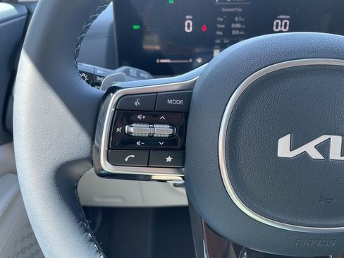 New 2026 Kia Carnival EX FWD image 25