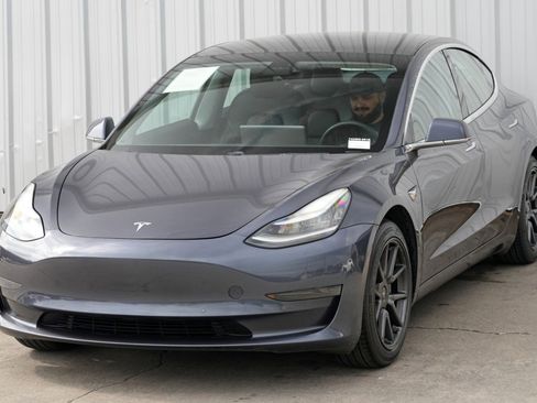 Used 2020 Tesla Model 3 Standard Range Plus image 46