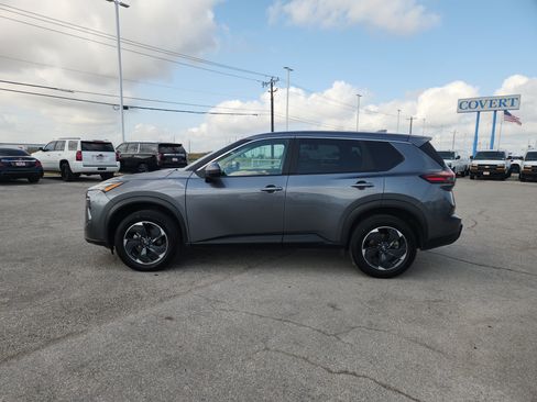 Used 2025 Nissan Rogue SV AWD/4WD image 4