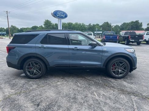 New 2026 Ford Explorer ST-Line w/ ST-Line Street Pack AWD/4WD image 4