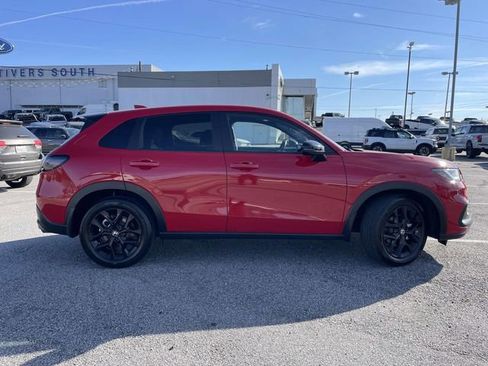 Used 2023 Honda HR-V Sport image 2