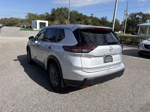 Certified 2025 Nissan Rogue S image 6