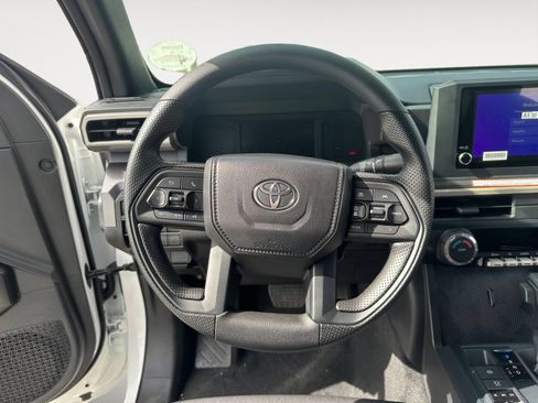 Certified 2025 Toyota Tacoma SR5 AWD/4WD image 12