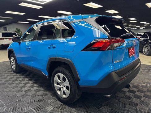 Used 2020 Toyota RAV4 LE FWD image 11