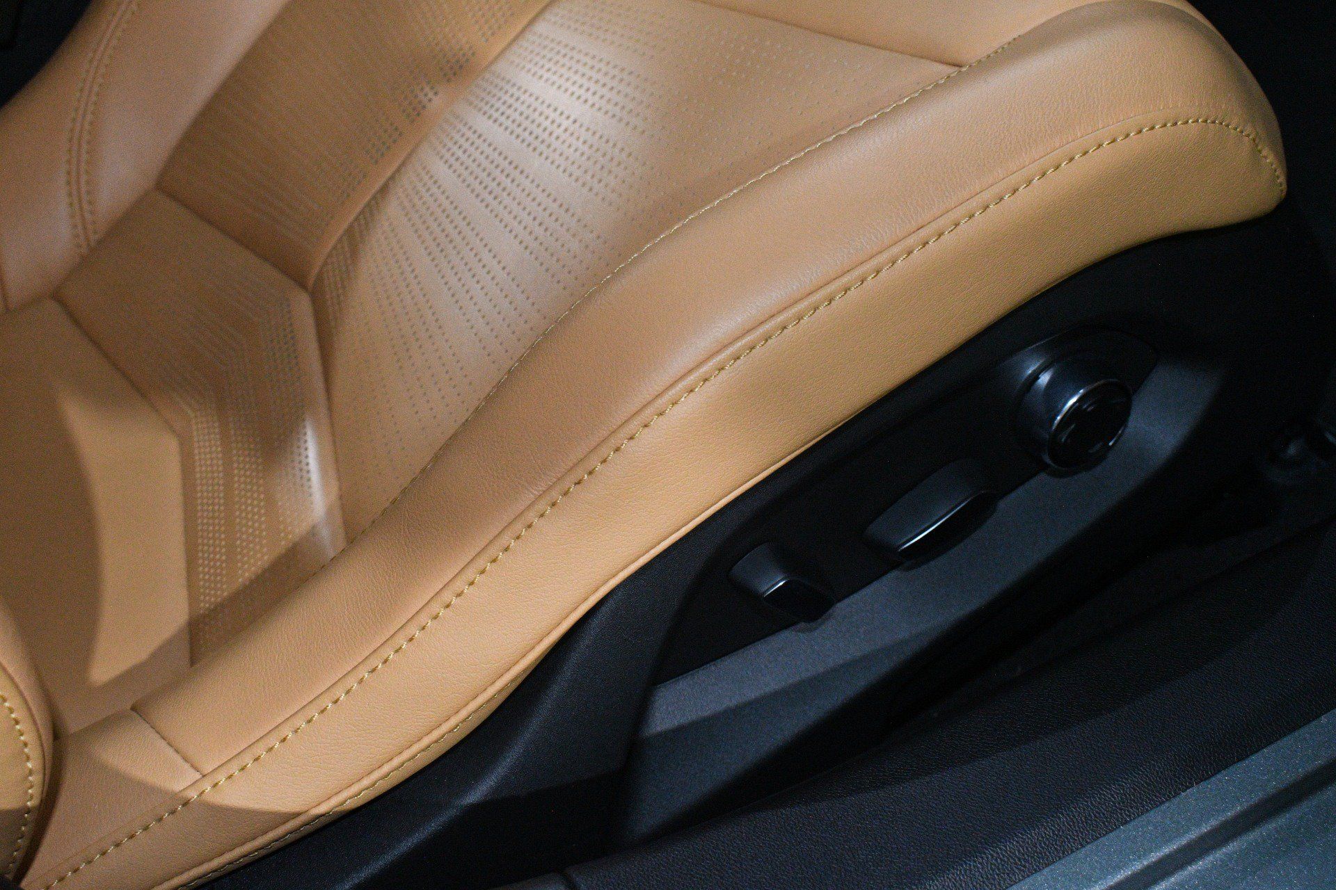 Used 2022 Chevrolet Corvette Stingray Preferred Cpe w/ Z51 Performance Package RWD image 14