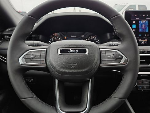 New 2026 Jeep Compass Latitude image 30