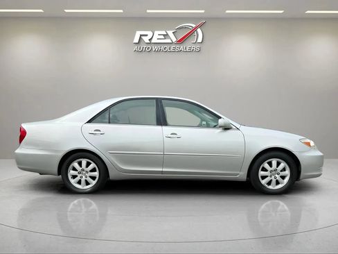 Used 2002 Toyota Camry XLE image 38
