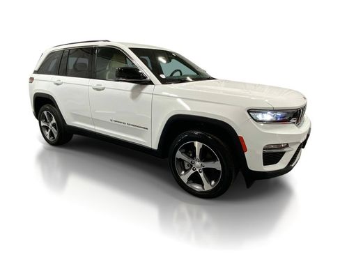 Used 2023 Jeep Grand Cherokee Limited AWD/4WD image 5