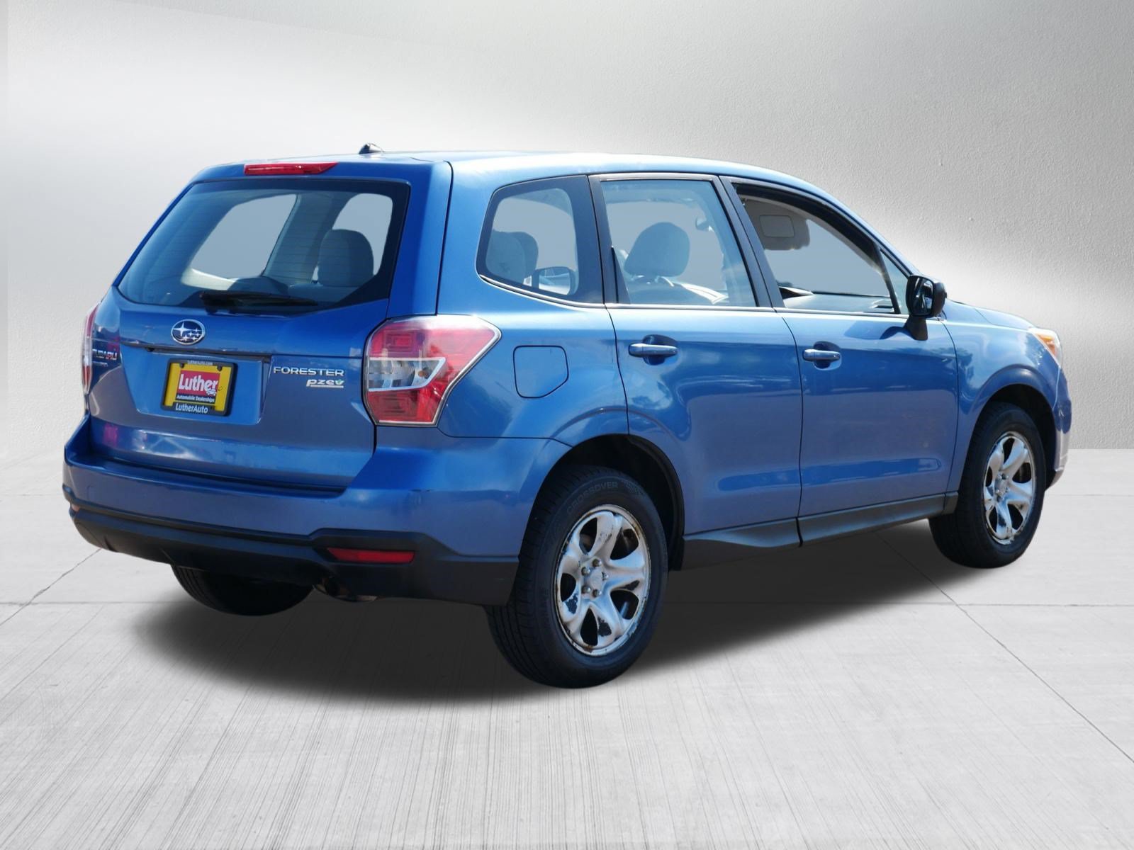 Used 2015 Subaru Forester 2.5i AWD/4WD image 7