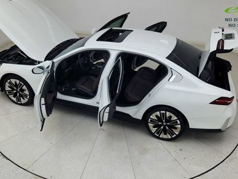 Used 2025 BMW 530i RWD image 87