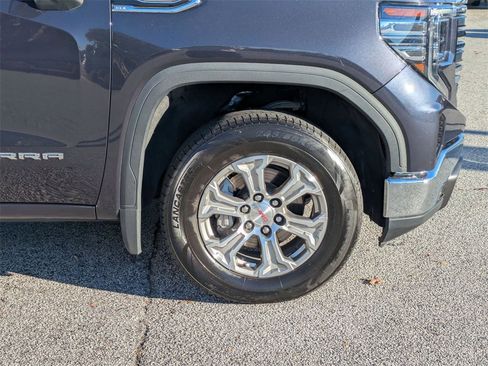 Used 2024 GMC Sierra 1500 SLT image 11