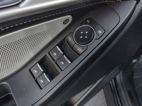 Used 2020 Ford Explorer ST w/ ST Street Pack image 19