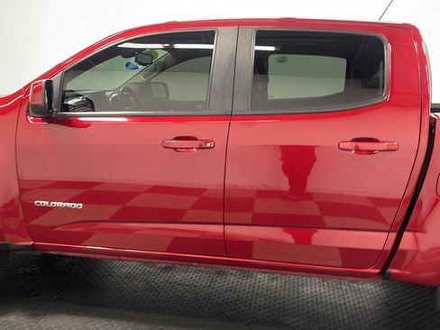 Used 2018 Chevrolet Colorado Z71 AWD/4WD image 13