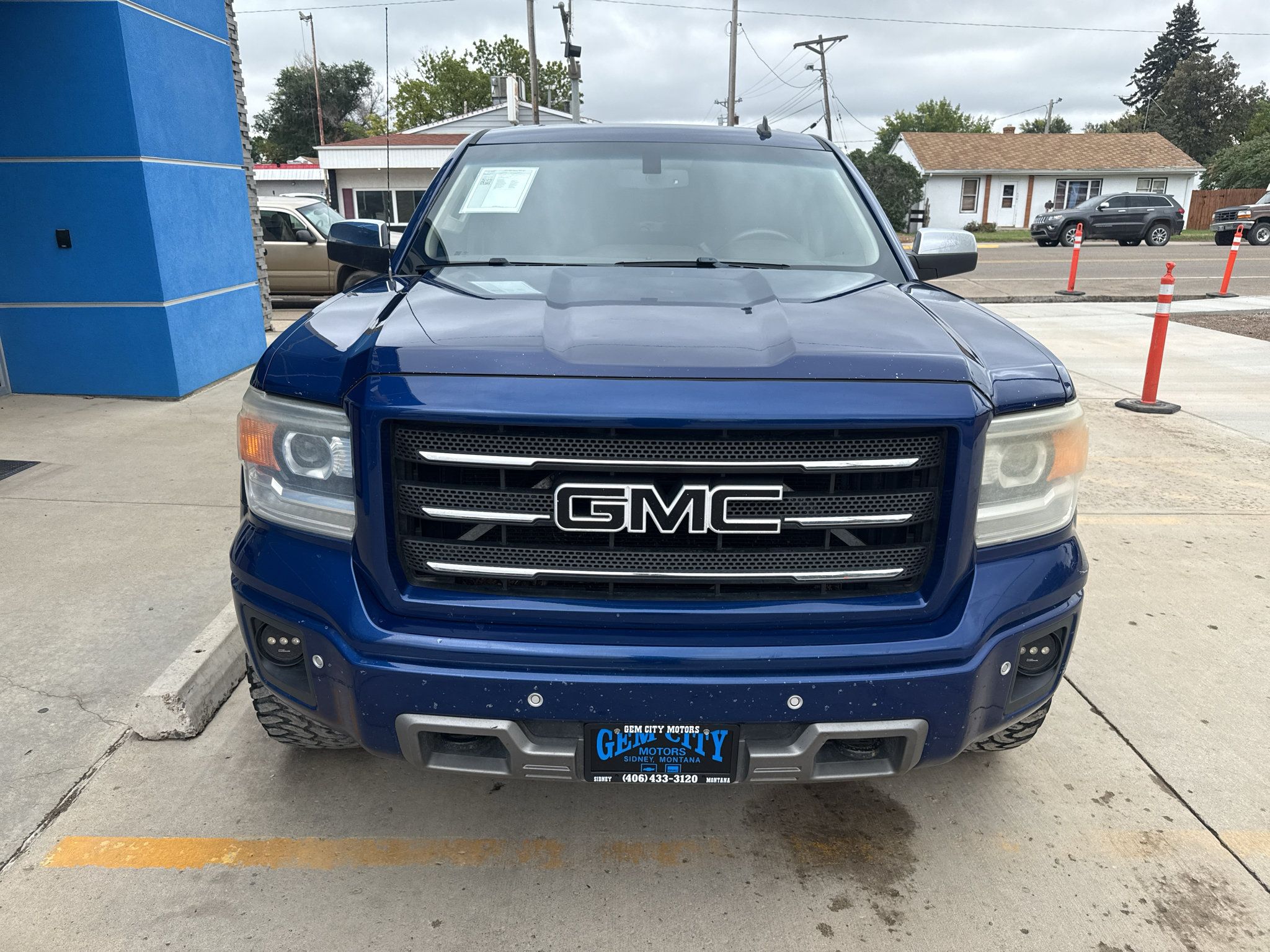 Used 2014 GMC Sierra 1500 SLT w/ SLT Crew Cab Value Package AWD/4WD image 3
