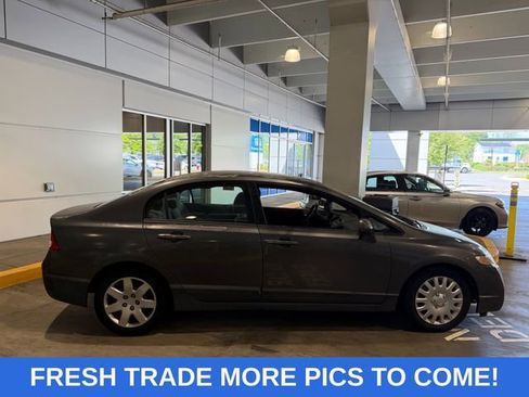 Used 2010 Honda Civic LX image 1