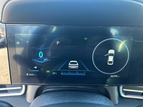 Used 2023 Hyundai Elantra Limited image 25