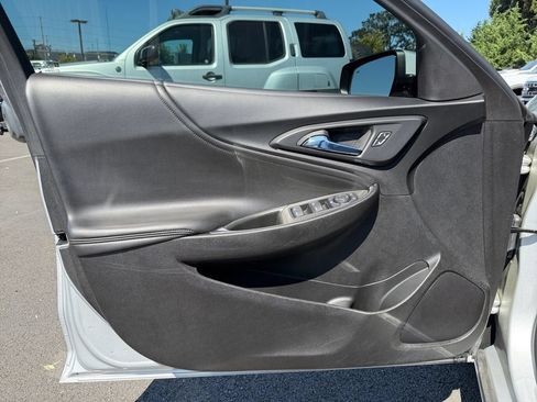 Used 2022 Chevrolet Malibu LT w/ Leather Package FWD image 20