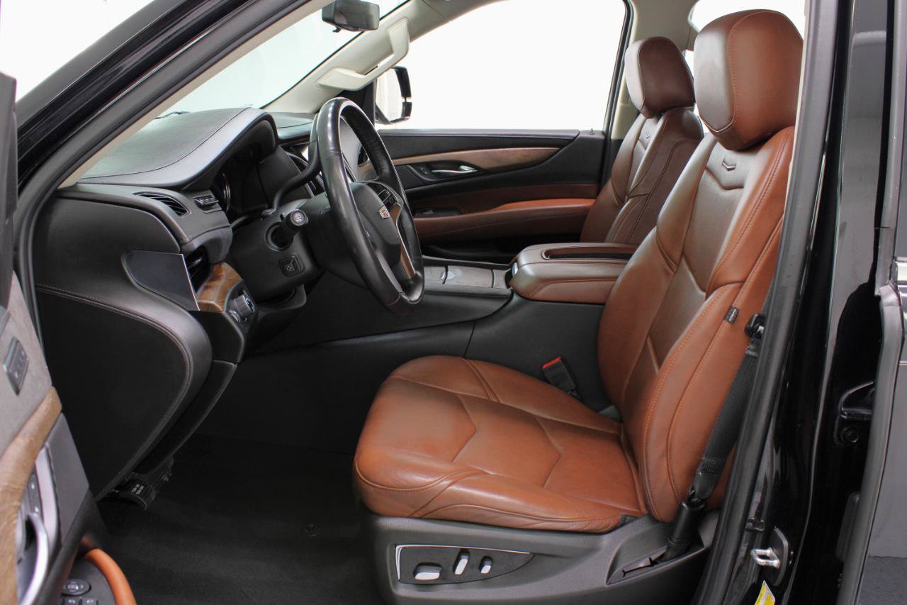 Used 2019 Cadillac Escalade ESV Luxury RWD image 33