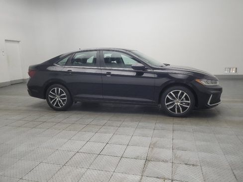 Used 2025 Volkswagen Jetta SE FWD image 11