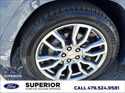 Used 2024 GMC Terrain Denali w/ Denali Premium Package AWD/4WD image 14