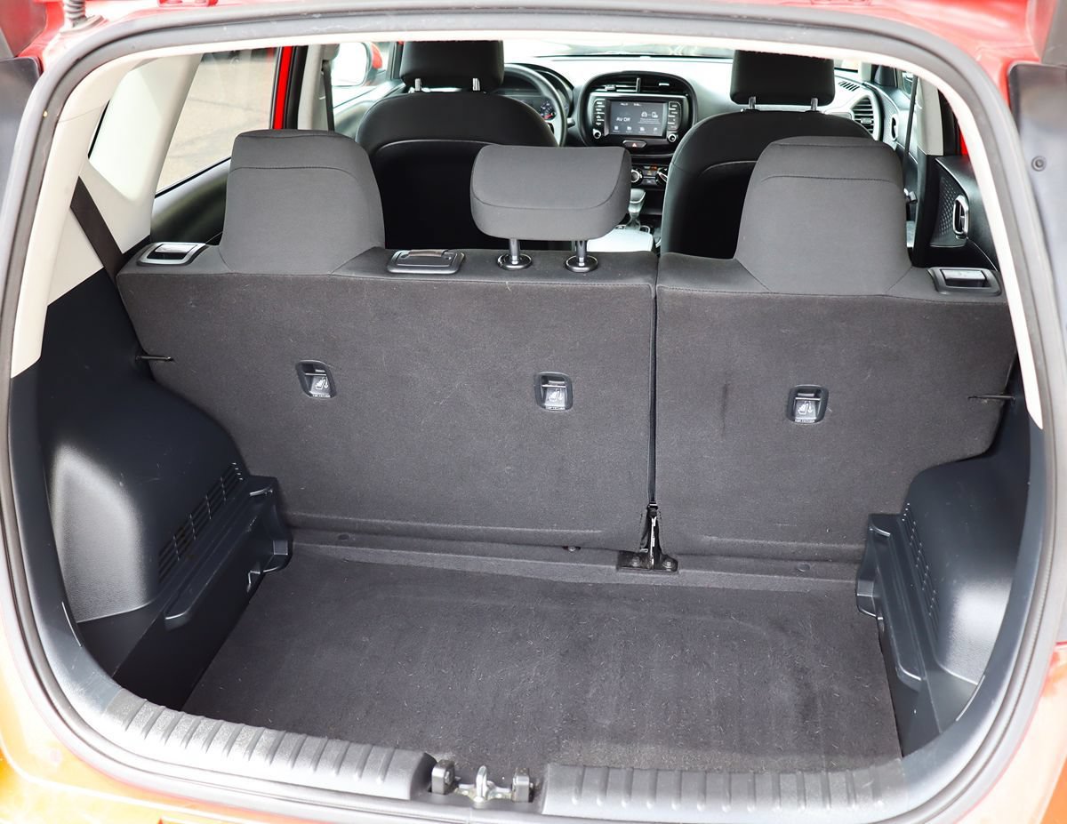 Used 2020 Kia Soul LX FWD image 24