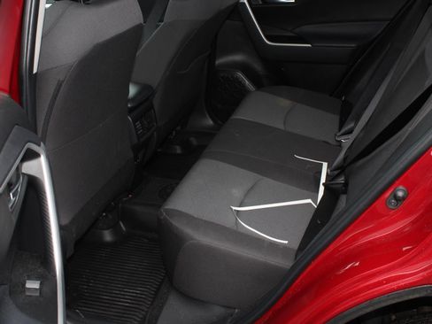 Used 2024 Toyota RAV4 XLE w/ Convenience Package image 18