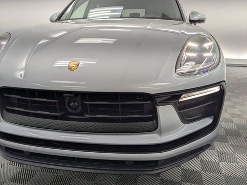 Certified 2025 Porsche Macan image 22