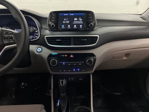 Used 2019 Hyundai Tucson Value FWD image 19