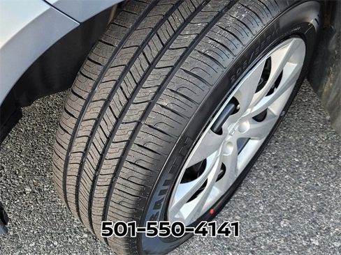 Used 2021 Toyota Corolla LE image 18