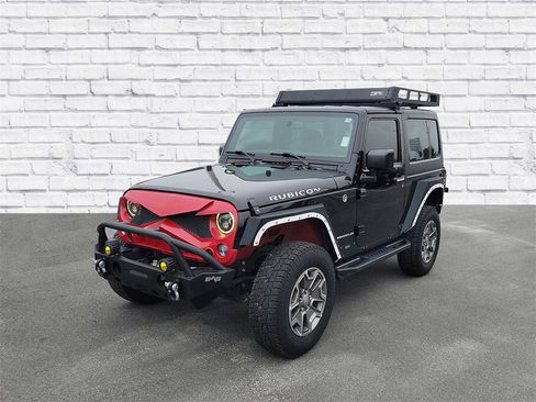 Used 2016 Jeep Wrangler Rubicon w/ Power Convenience Group image 4