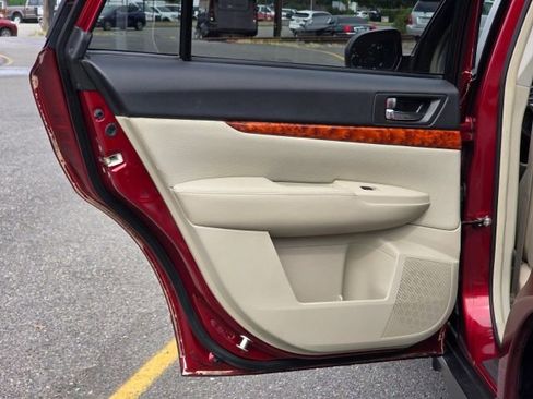 Used 2011 Subaru Outback 3.6R Limited w/ PWR Moonroof Pkg image 29