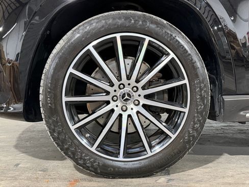 Used 2024 Mercedes-Benz GLS 580 4MATIC image 12