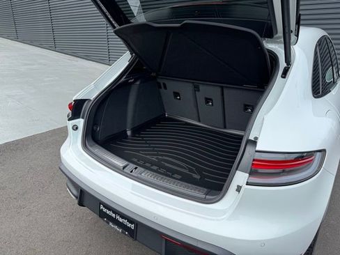 New 2026 Porsche Macan image 13
