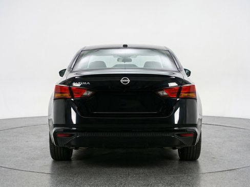 Used 2025 Nissan Altima 2.5 SV FWD image 7