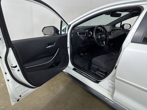 Used 2021 Toyota Corolla SE FWD image 2