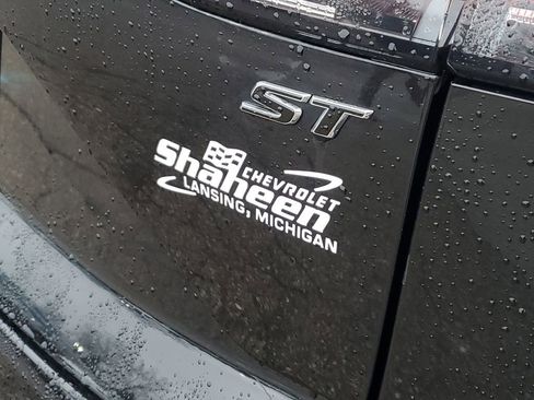 Used 2023 Buick Envision Essence w/ Sport Touring Package image 35