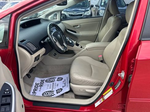 Used 2011 Toyota Prius Four w/ Navigation Pkg image 3