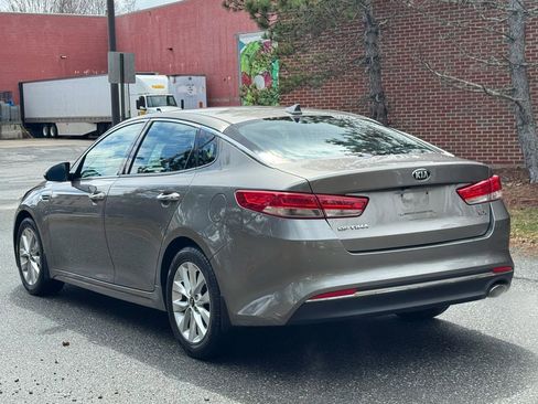 Used 2017 Kia Optima EX image 4
