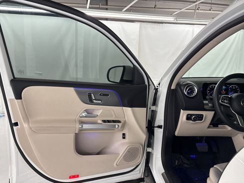 Used 2023 Mercedes-Benz GLB 250 4MATIC image 20