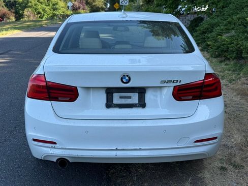 Used 2017 BMW 320i Sedan image 5