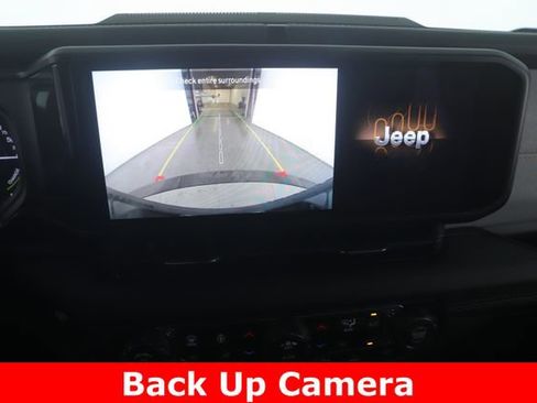 Used 2025 Jeep Wrangler Unlimited Sahara w/ Safety Group image 22