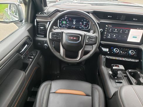 Used 2025 GMC Sierra 1500 AT4 w/ AT4 Premium Package AWD/4WD image 15