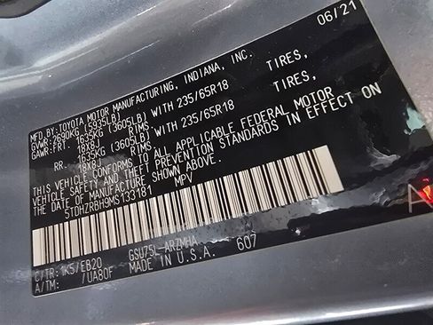 Used 2021 Toyota Highlander XLE image 41