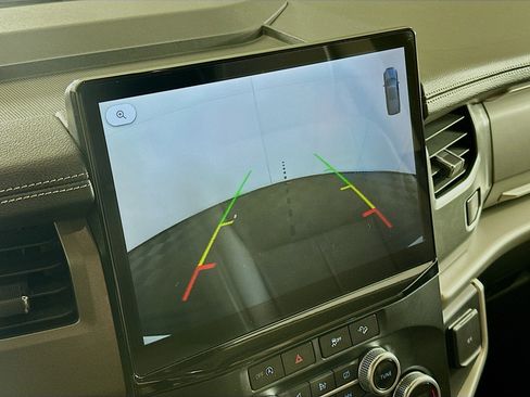 Used 2024 Ford Expedition Max XLT image 23