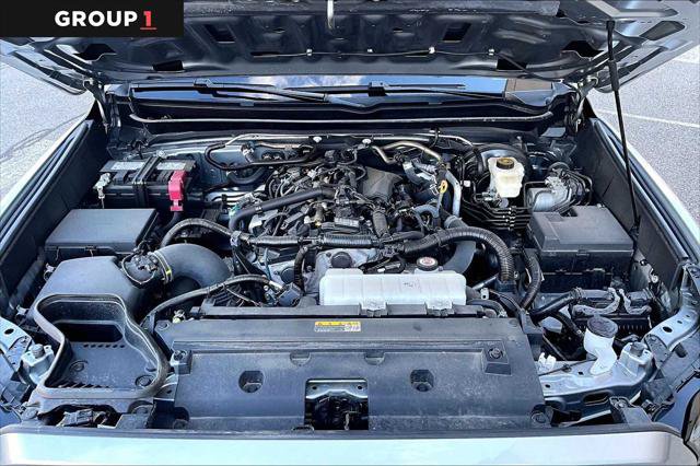 Certified 2025 Toyota Tacoma SR5 AWD/4WD image 31
