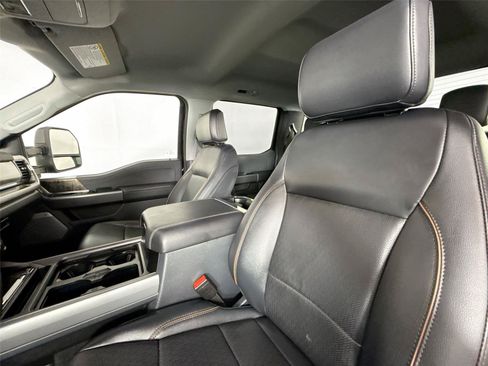 Used 2026 Ford F250 Lariat AWD/4WD image 3