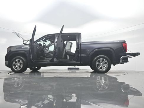 Used 2025 GMC Sierra 1500 SLT AWD/4WD image 51