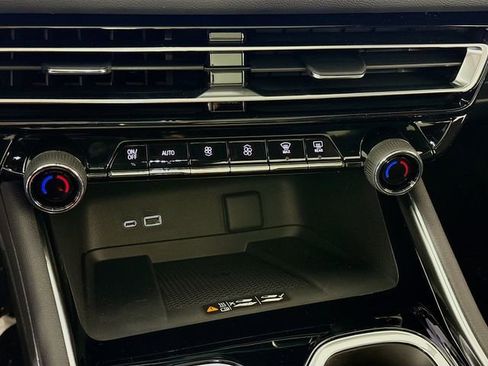 New 2026 Chevrolet Traverse RS AWD/4WD image 18